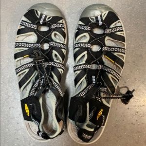 Keen women’s excellent condition size 6.5